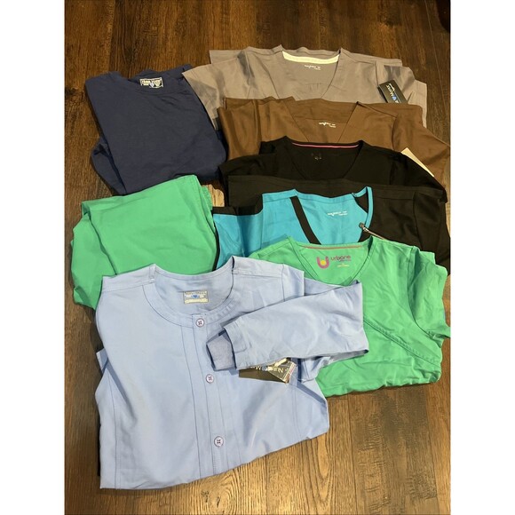 Lot Of Medical Nursing Scrubs Tops Women’s Size Small Some New With Tags Variety - Picture 1 of 12
